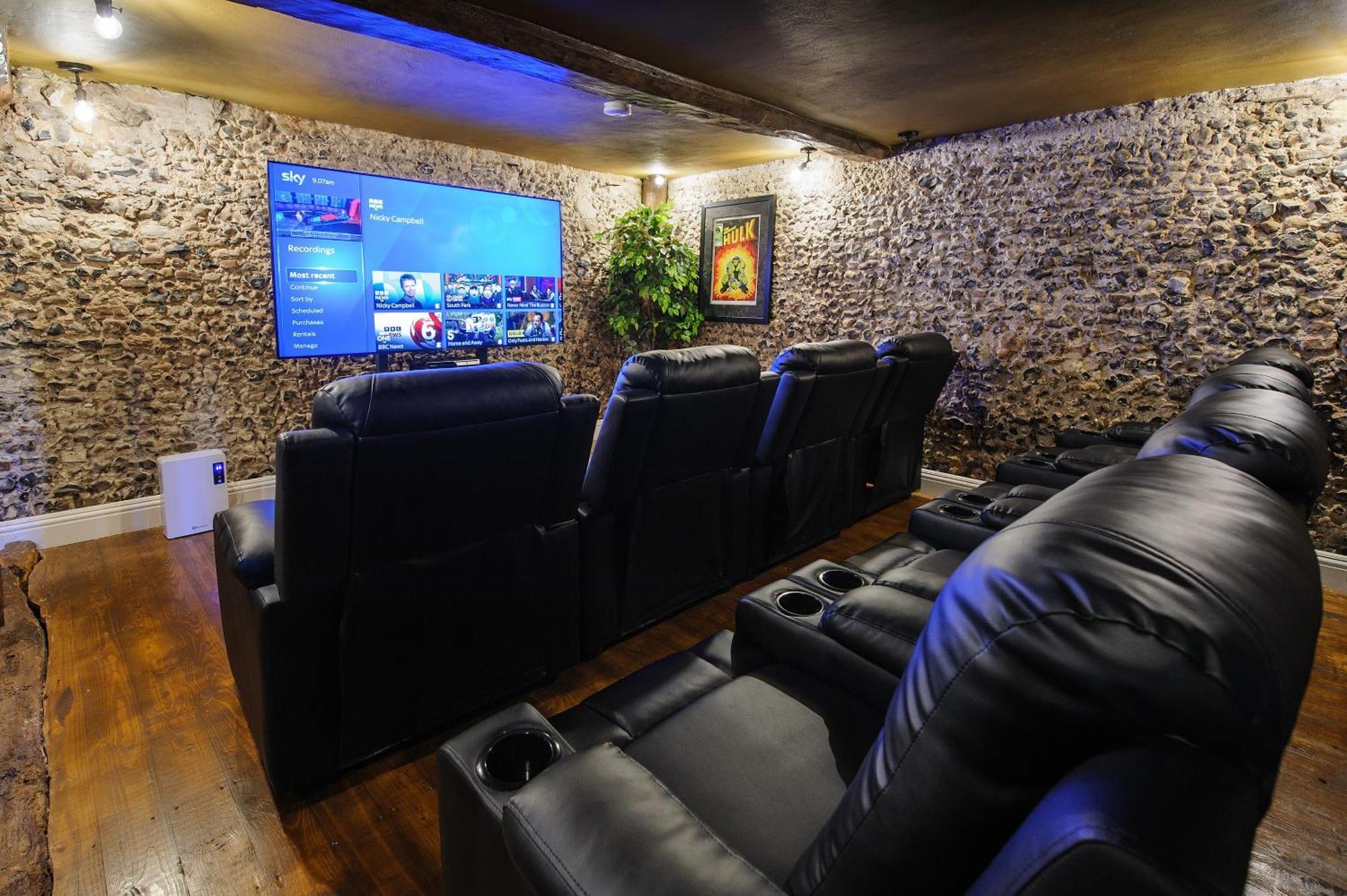 Huge Deluxe 600 Year Old Essex Manor, Hot Tub, Cinema Room, Sky Tv Saffron Walden Luaran gambar